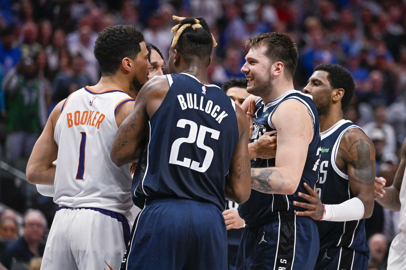 NBA: Phoenix Suns at Dallas Mavericks