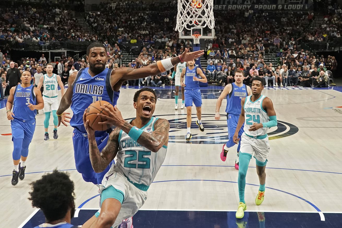 Charlotte Hornets v Dallas Mavericks