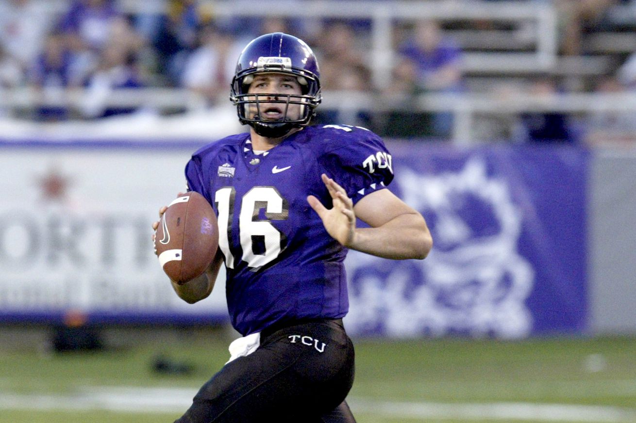 Texas Christian’s Jeff Ballard scrambles in the third quarte