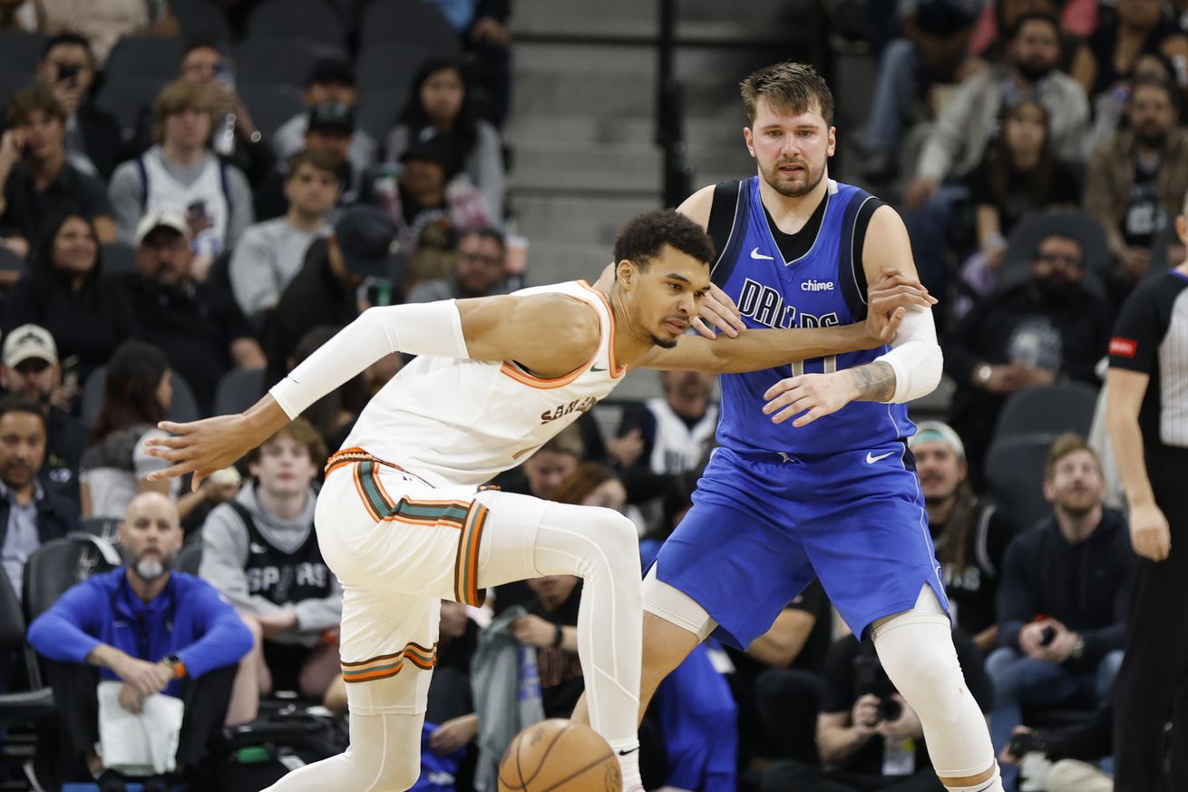 Dallas Mavericks v San Antonio Spurs