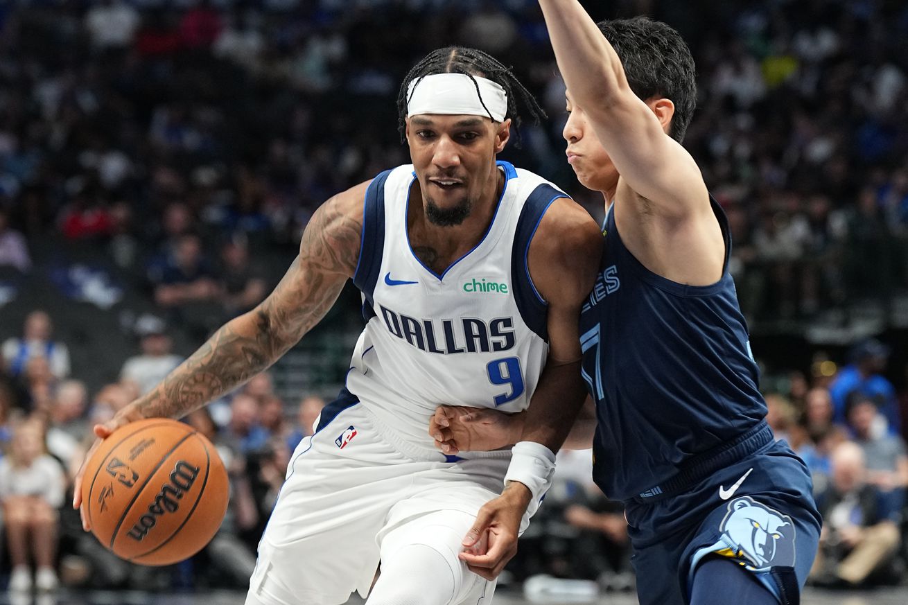 Memphis Grizzlies v Dallas Mavericks