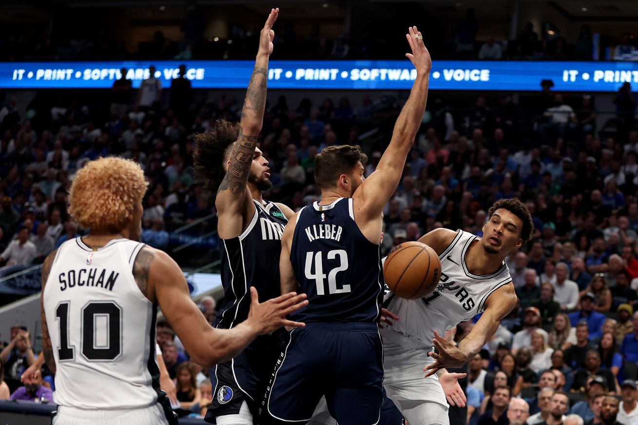 San Antonio Spurs v Dallas Mavericks