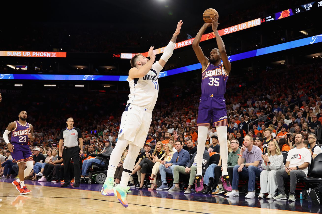 Dallas Mavericks v Phoenix Suns