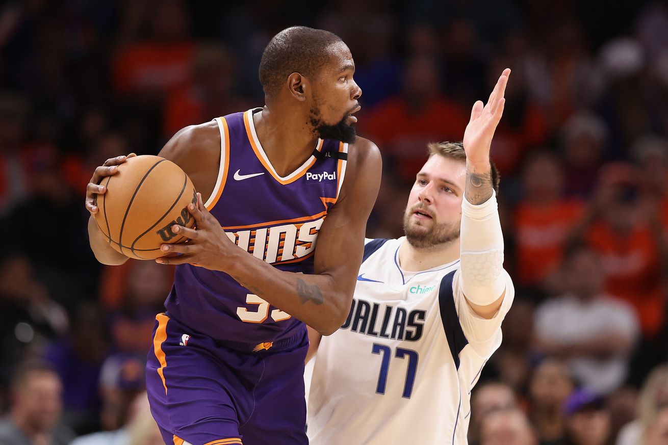 Dallas Mavericks v Phoenix Suns