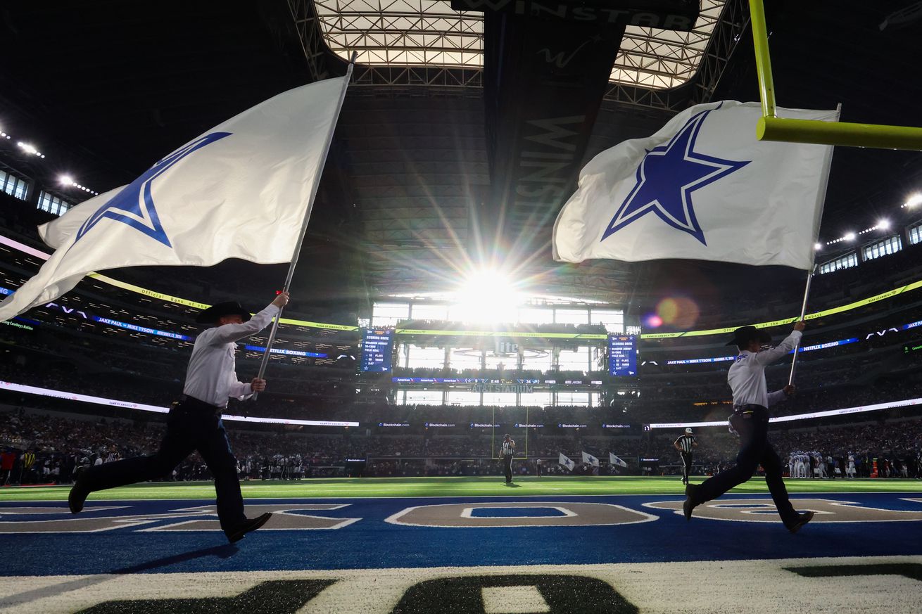 NFL: Detroit Lions at Dallas Cowboys