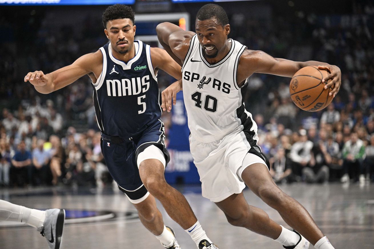 NBA: San Antonio Spurs at Dallas Mavericks