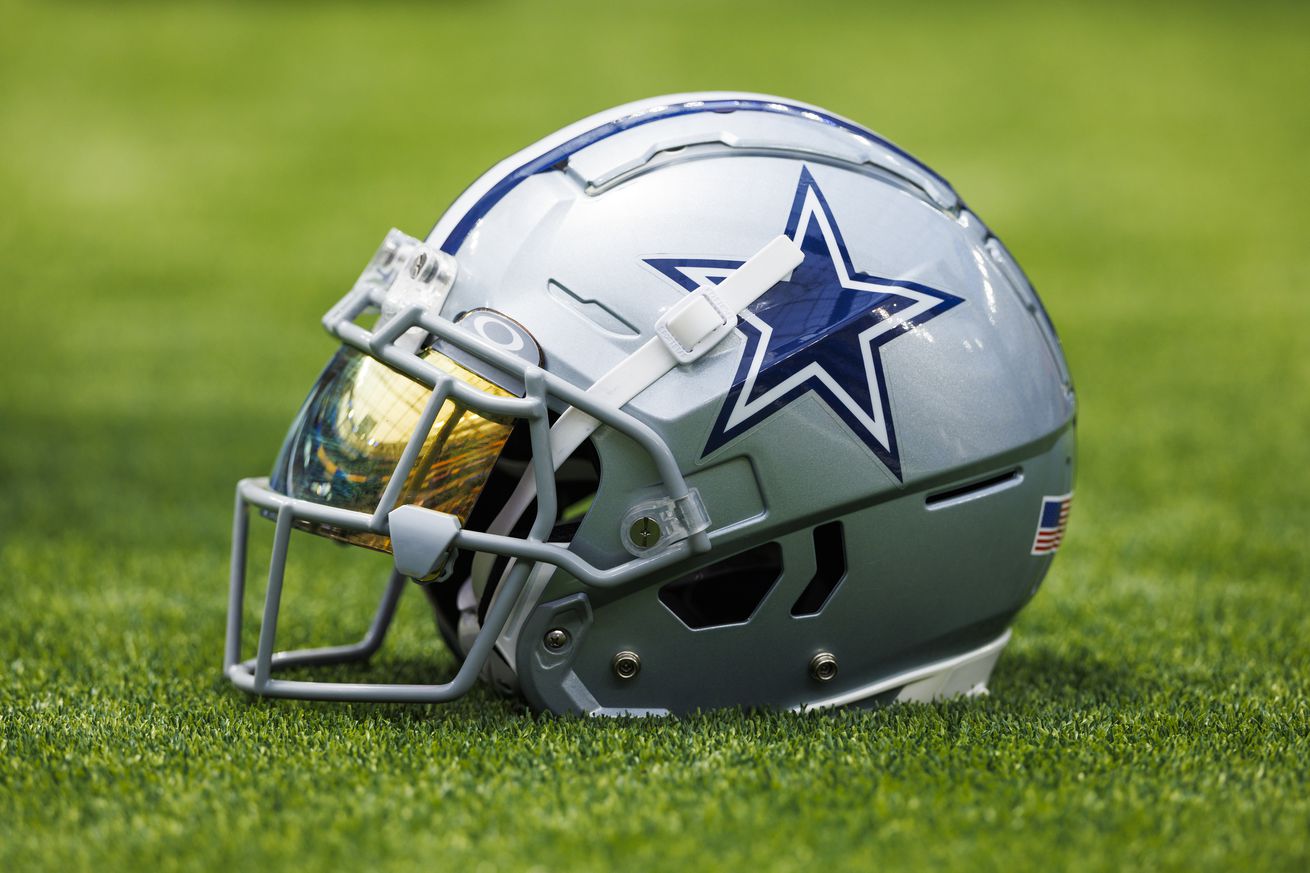 Dallas Cowboys v Los Angeles Rams