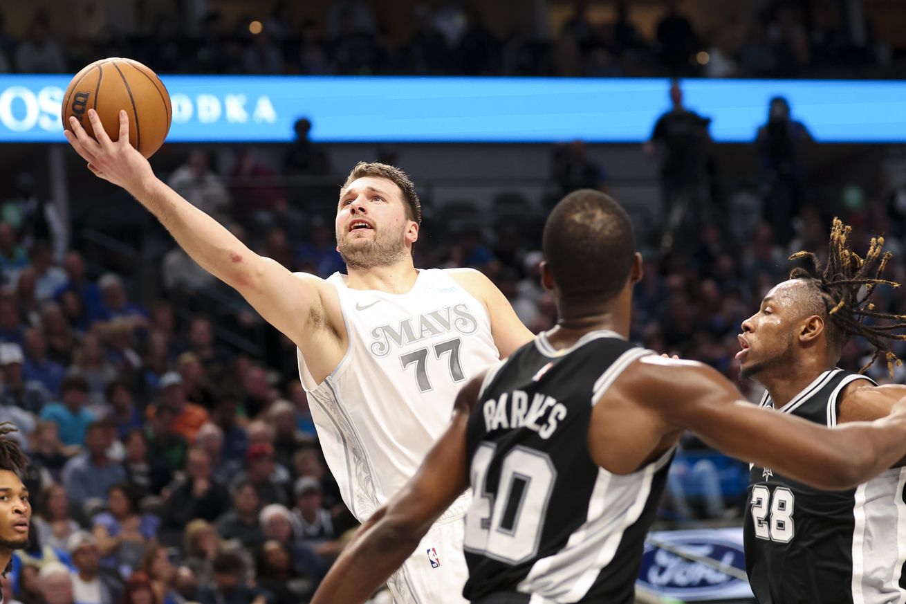 NBA: San Antonio Spurs at Dallas Mavericks