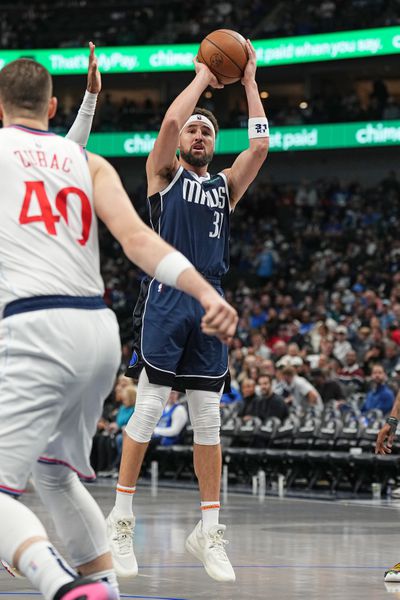 LA Clippers v Dallas Mavericks