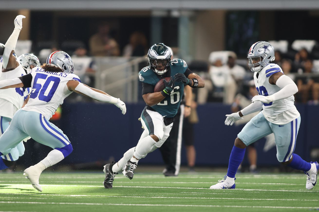 NFL: Philadelphia Eagles at Dallas Cowboys