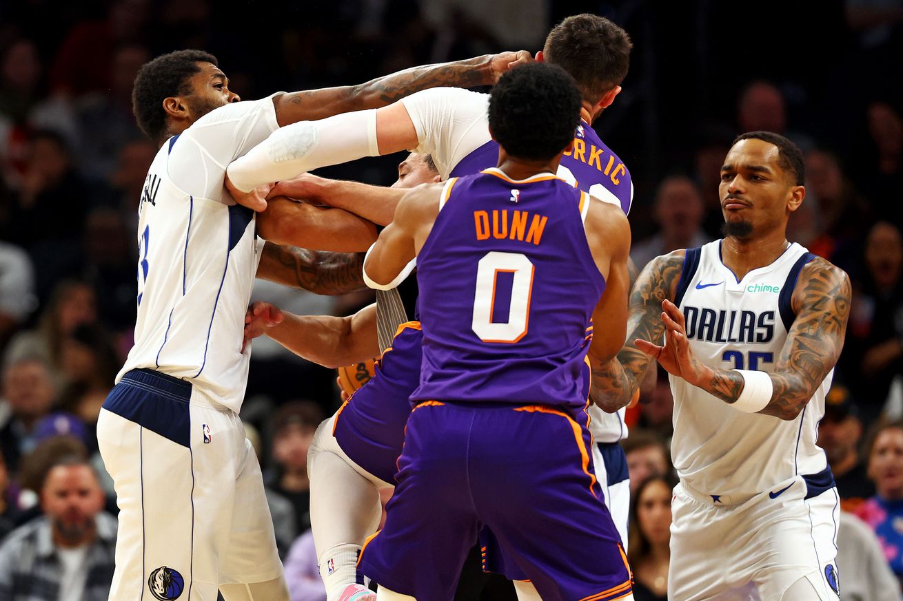 NBA: Dallas Mavericks at Phoenix Suns