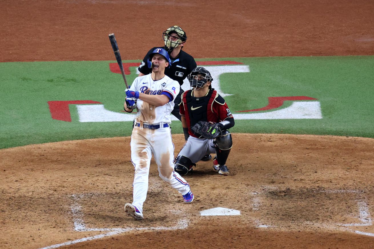 World Series - Arizona Diamondbacks v Texas Rangers - Game One