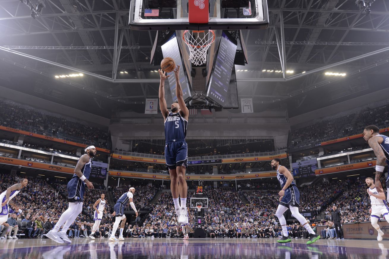 Dallas Mavericks v Sacramento Kings